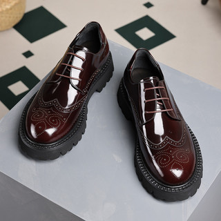 2023 novo estilo brilhante couro patente Brock sapatos masculinos moda britânica negócios sapatos de couro esculpido Cas