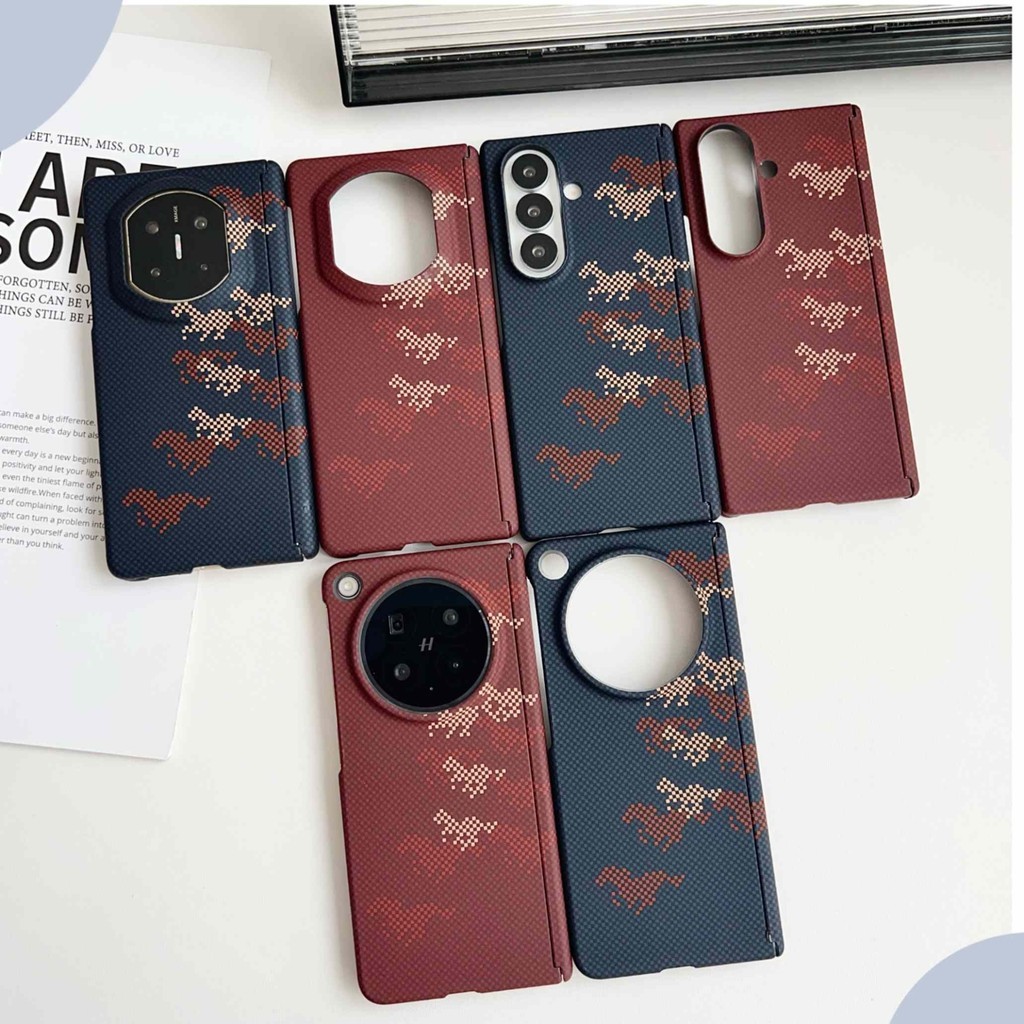 Capa Protetora Antichoque de Fibra de Carbono e Kevlar com Eixo Central Duplo Magnético, Tema Ano do Cavalo, para OPPO F
