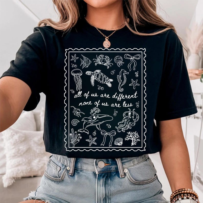 Camiseta Feminina Estampada All Of Us Are Different None Of Us Are Less Plus Size Algodão Premium Envio Imediato