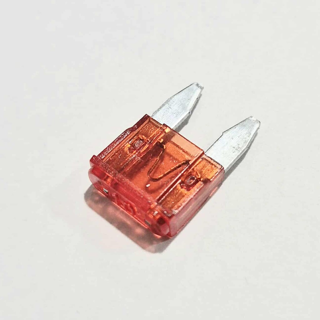 Fusível Automotivo 10A Pequeno Vermelho 10,9x9,1mm 67.103.10