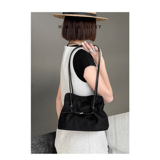 Bolsa semanal loja High-End bolsa de náilon de ombro nicho Design nuvem bolsa Commuter axila saco pequeno
