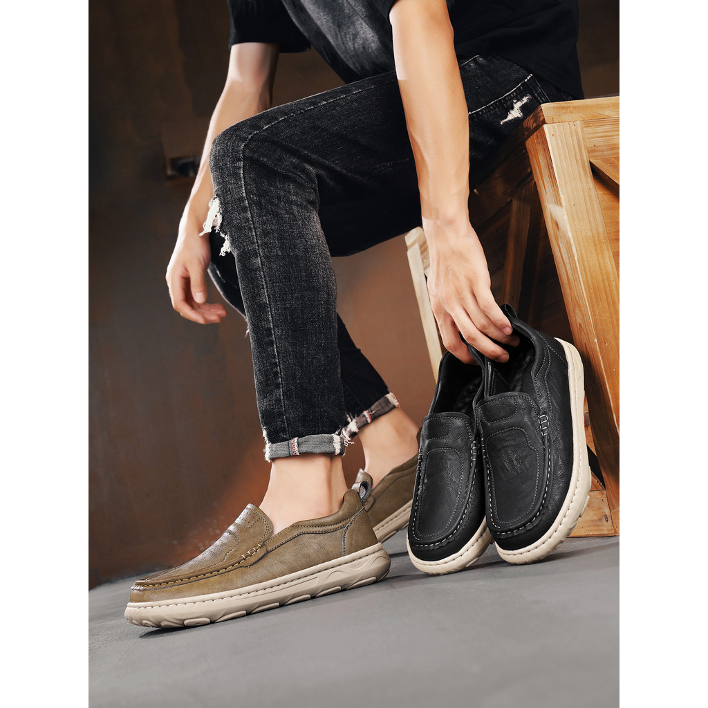 Sapatos masculinos leves costurados de couro genuíno Slip-On preguiçoso sola macia respirável sapatos de couro casuais e