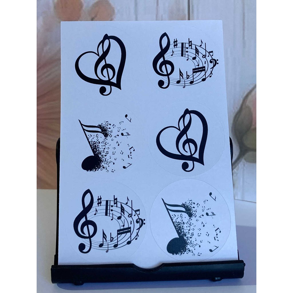 Etiqueta Adesiva tema Musical, Notas Musicais 4,5cm contendo 5 cartelas totalizando 30 unidades em Oferta na Shopee