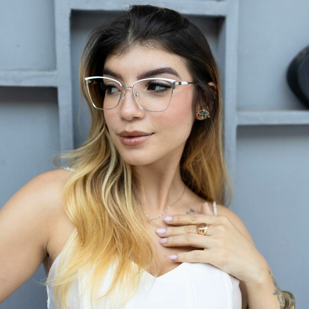 Armação Óculos De Grau Feminina Maitê Branco Gatinho Óticas Babi Metal Sofisticado