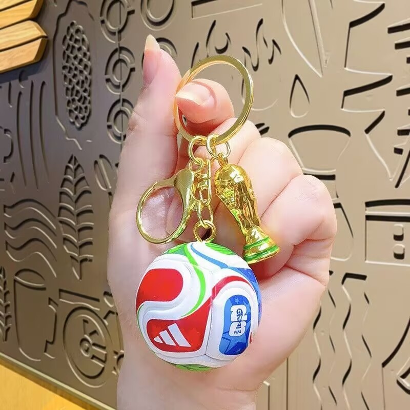 Pingente De Chaveiro Para Fãs De Futebol . Opções : Troféu , Bola Clássica multi-Flog Mini Presente Ótimo Mochilas