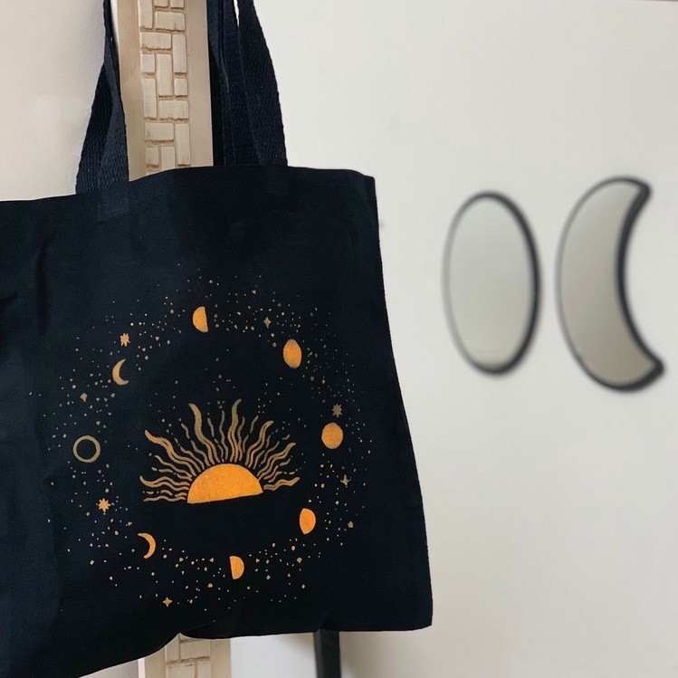 Ecobag Preta Astro Rei Sol 100% Algodão Estampa Hippie 30x40 Bolsa Versátil Ecobag Preta Astro Rei Sol 100% Algodão Estampa Hippie 30x40 Bolsa Versátil