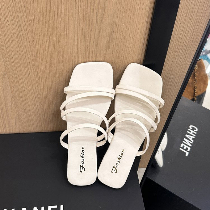 Sandálias de dedo quadrado plano All-Match estilo Casual chinelos femininos Plus Size 43