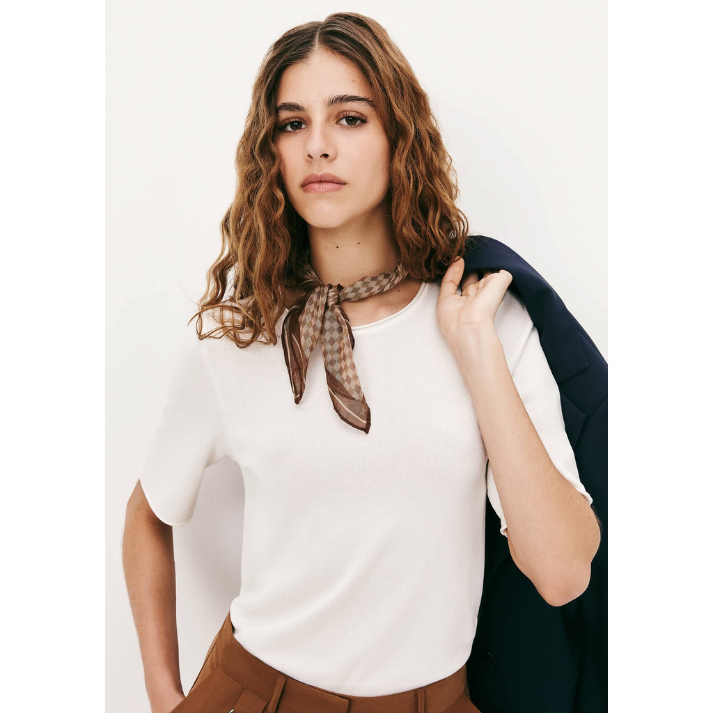 Blusa Feminina Manga Curta Em Tricô Leve