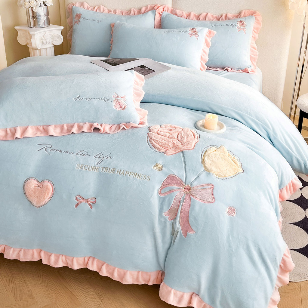 Inverno estilo princesa leite veludo conjunto de quatro peças bordado renda dupla face engrossado velo Coral flanela col