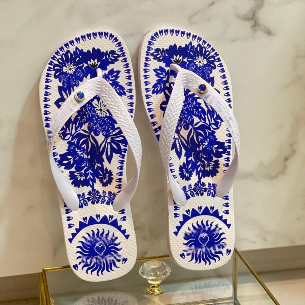 Chinelo Feminino Branco e Azul Confortável Estilo Aconchegante em Oferta na Shopee
