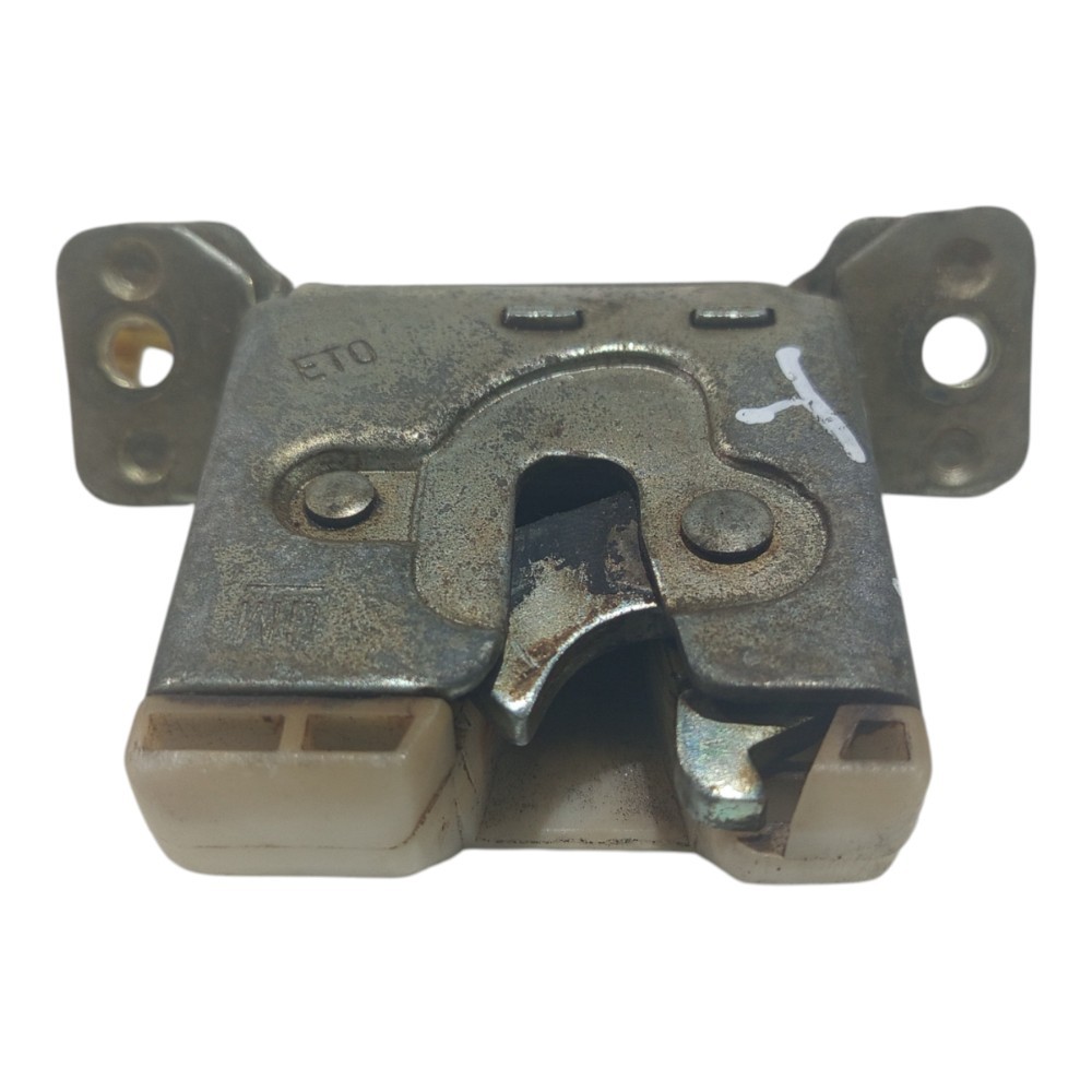 Fechadura Tampa Traseiro Porta Malas Wi Gm Corsa 1994 A 2002