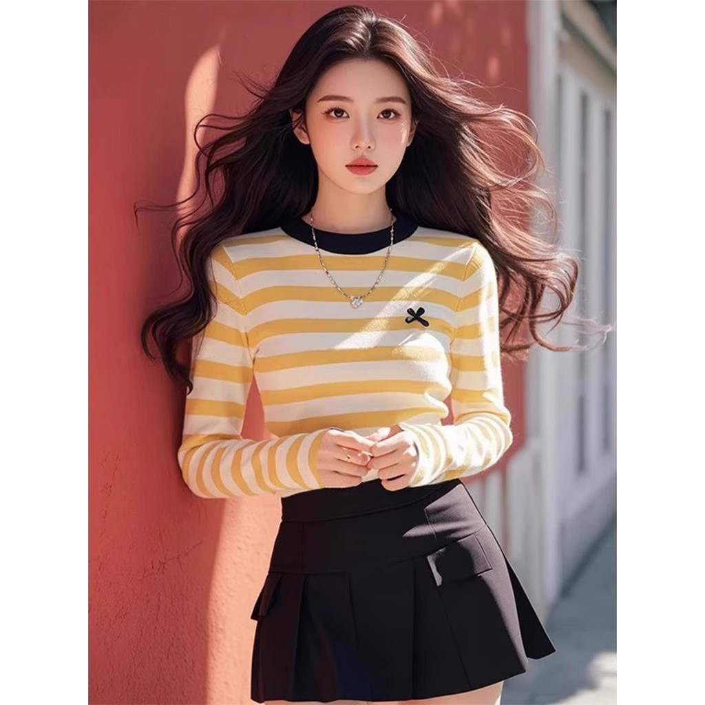 2026 primavera outono novo estilo Design nicho fino-ajuste pequeno topo amarelo listrado de manga comprida camiseta de f