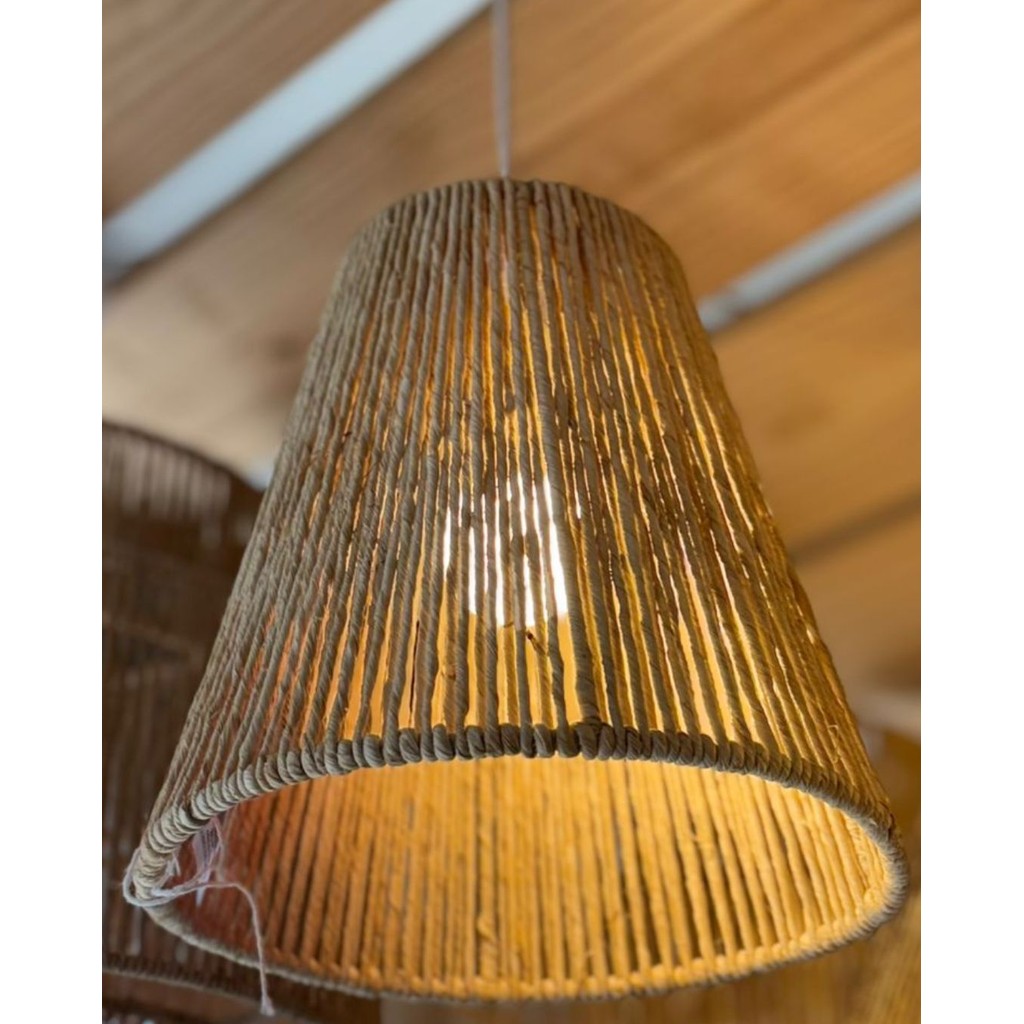 Lustre Pendente Cone Luminária Rústica Aramada Em Palha 25x25cm em Oferta na Shopee