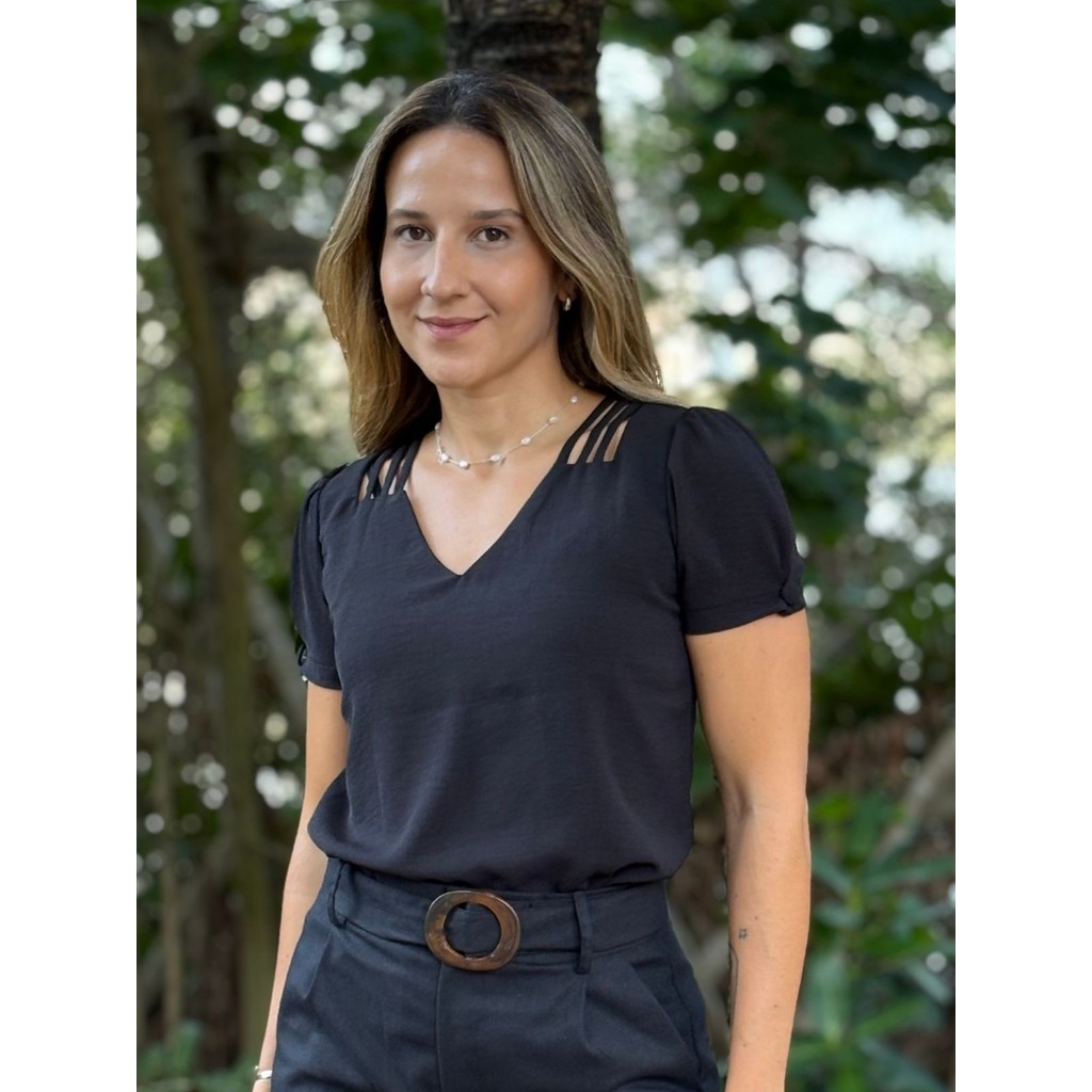 Blusa Feminina 3 Tiras com Botão Manga Curta Estilo Office Trabalho Decote V