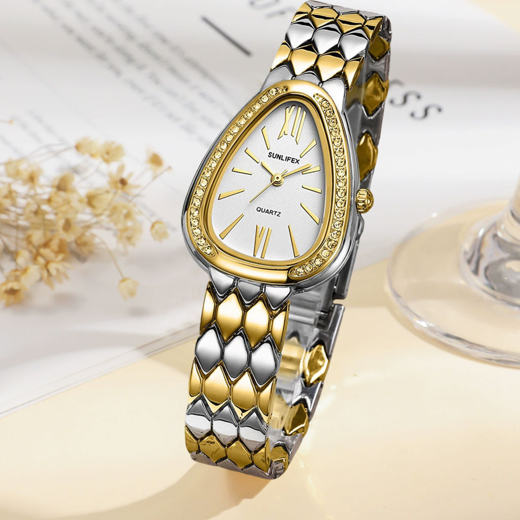 Relógio Triangular Feminino Relógio de Cabeça de Cobra Banhado a Ouro Relógio Feminino de Luxo Leve com Diamantes Estilo