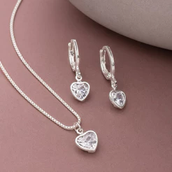 Conjunto Brinco E Colar Coração Folheado A Prata 925 Antialérgico