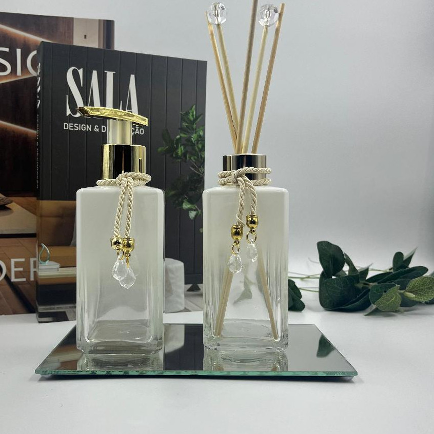 Kit Lavabo Decoração Luxo Branco Degradê Vidro Square com Bandeja Espelhada Aromatizador e Saboneteira Decoração Casa Lu