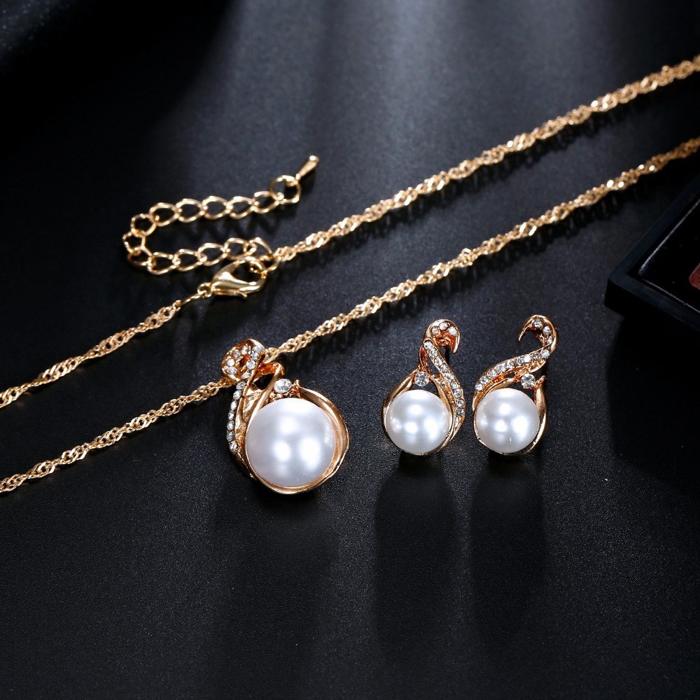 Conjunto Colar e Brinco Pérola Luxo – Semi Joia Folheada Prata/Ouro