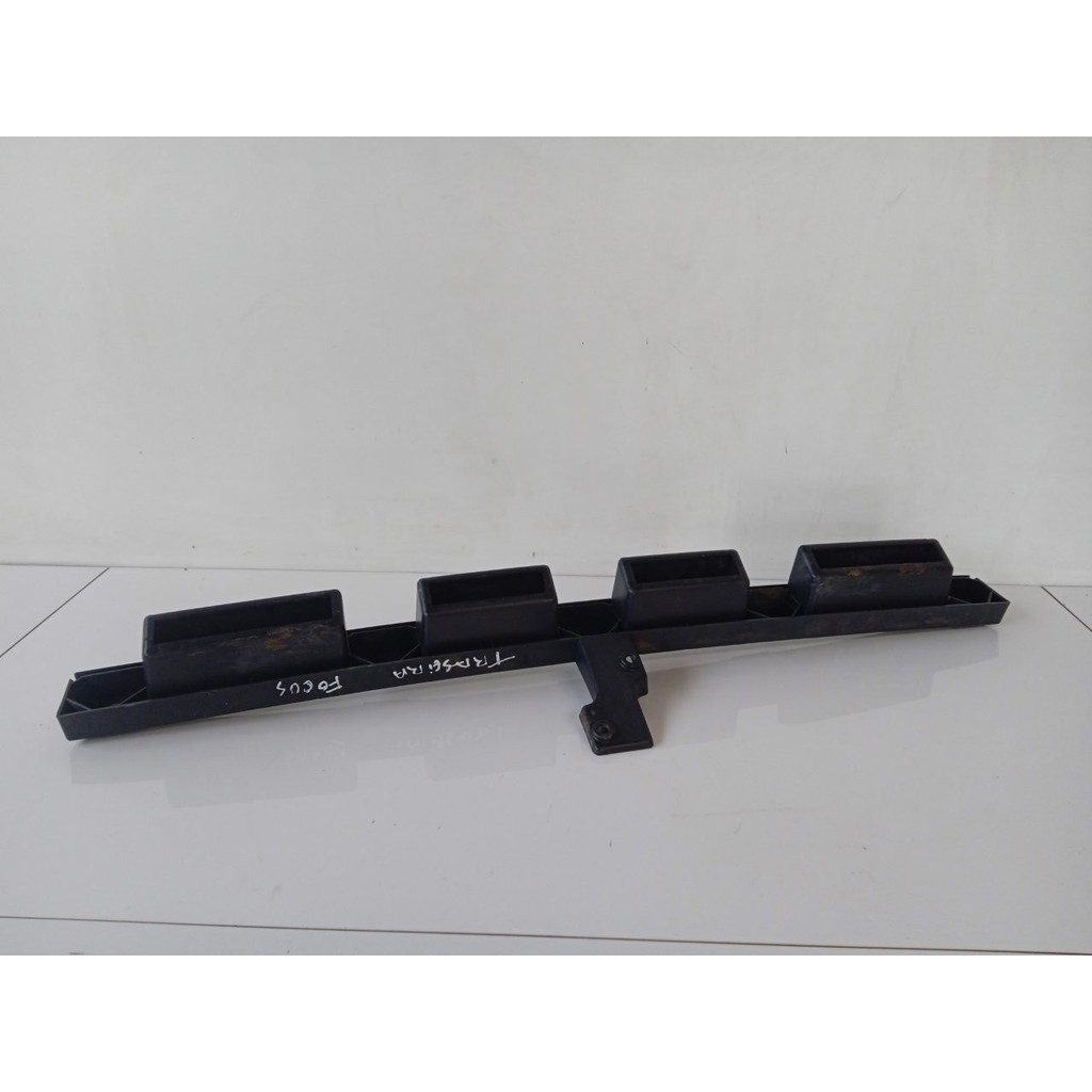 Suporte Guia Parachoque Dianteiro Ford Focus 1.6 2009-2013 