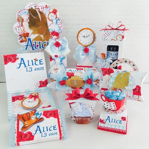 kit festa infantil lembrancinha para aniversário Caixinhas Personalizadas Alice no País das Maravilhas