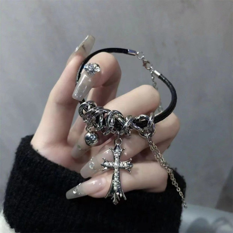 Pulseira com Cruz Preta: Onde Comprar | BuscaProdutos