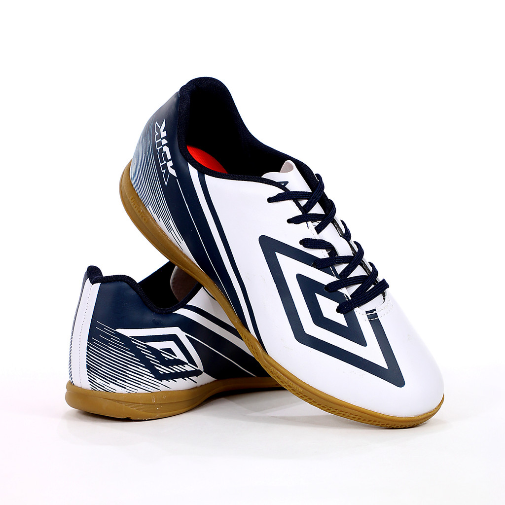 Chuteira Umbro Futsal Kick Branco e Azul Marinho - Masculino