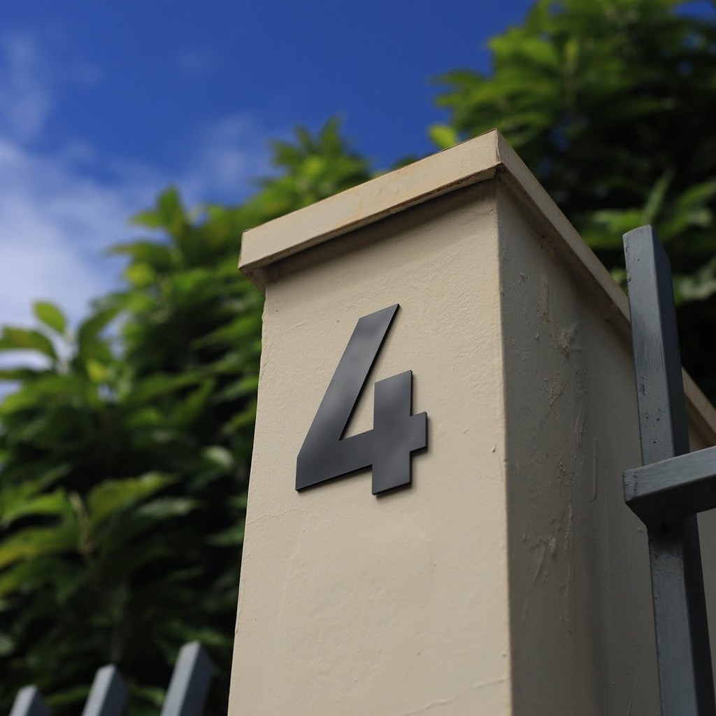Número residencial decorativo para área externa ou interna 13 cm preto espelhado em acrílico