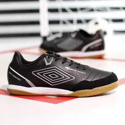Chuteira Umbro Futsal Neo Comfort Preto Cinza e Branco - Masculino