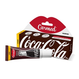 Hidratante Labial Carmed Coca-Cola Marrom 10g em Oferta na Shopee