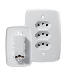 Tomada Ideale Pluzie Linha Fácil Tripla - 2P+T 10A com Placa 4x2 Branca