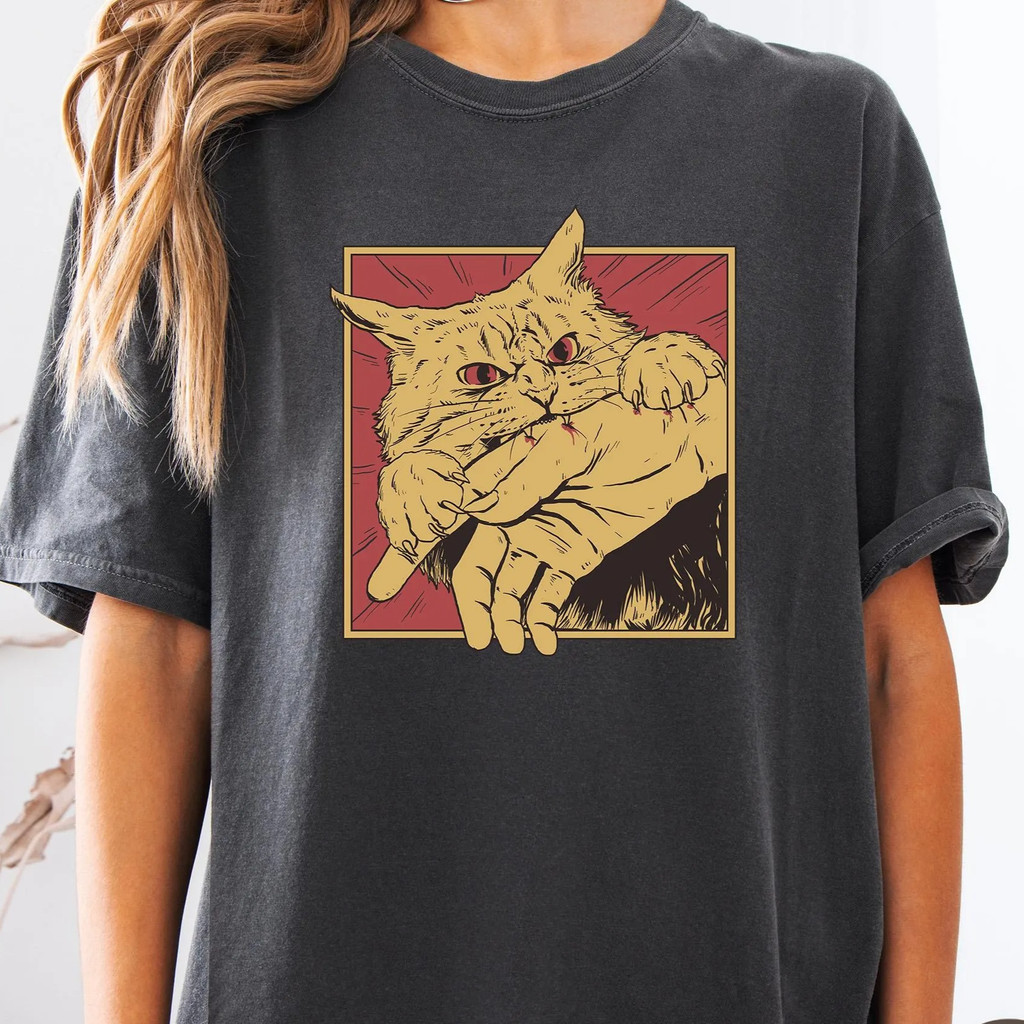 Camiseta de Gato Vintage Mordida Retro Grunge Autentica Estilosa Blogueira Plus Size Regular