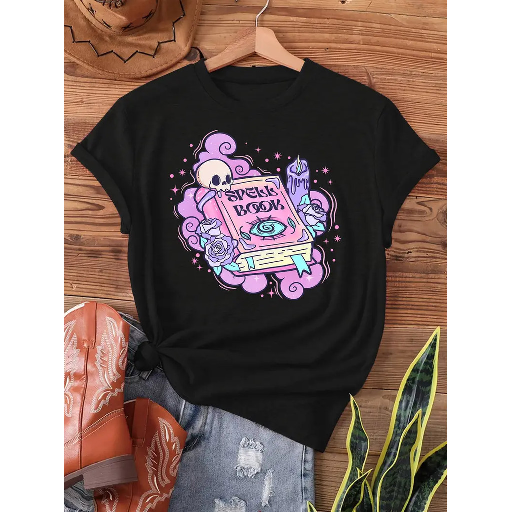 Camiseta Feminina Estilo Pastel Gótico - Preta com Design de Caveira Roxa e Rosa, Manga Curta e Gola Redonda Casual