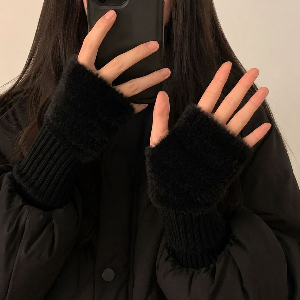 Luva Meio Dedo Feminina Pelucia Dedo de fora academia Celular  Inverno Tendencia