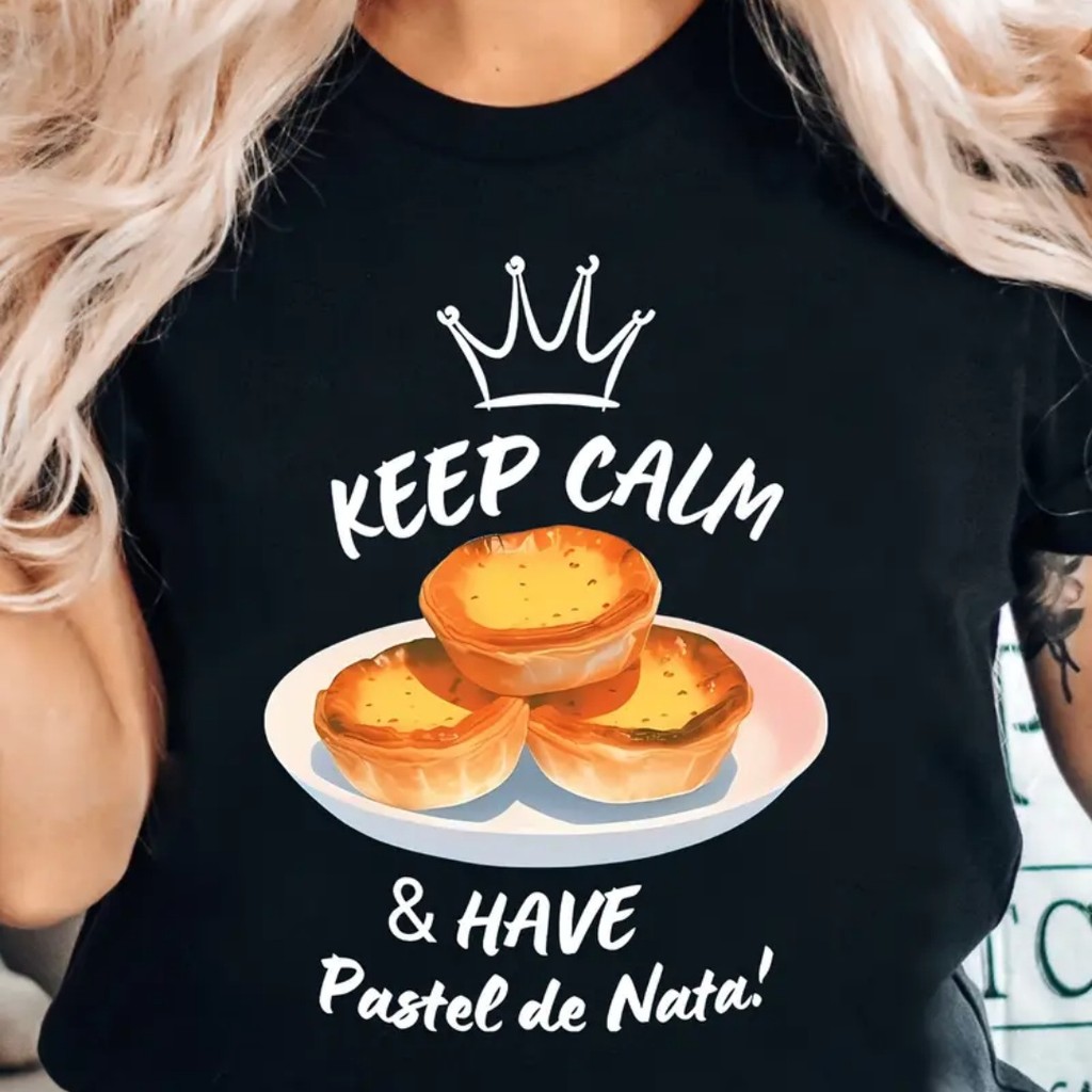Camiseta Casual de Verano para Mujer - Estampado Pastel de Nata con Eslogan "Keep Calm & Have Pastries"
