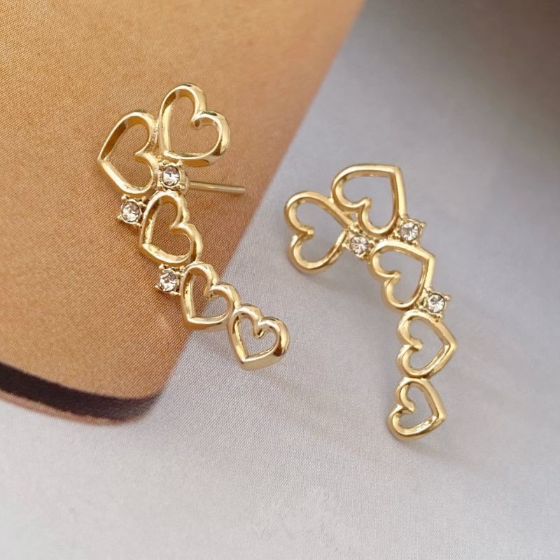 Brinco Ear Cuff Dourado de Corações com Zircônias  Moderno e Romântico em Oferta na Shopee