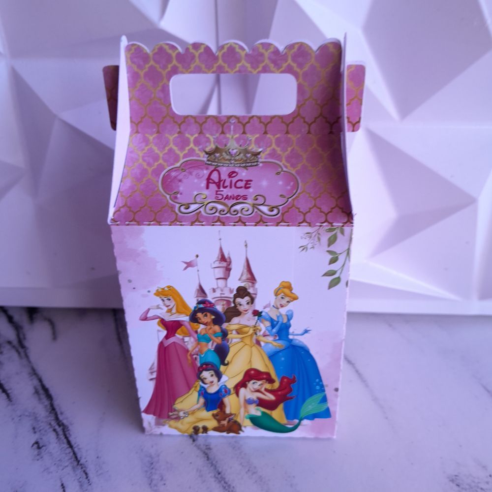 Caixa Maleta Princesas Disney personalizada/ lembrancinha de festa, aniversario