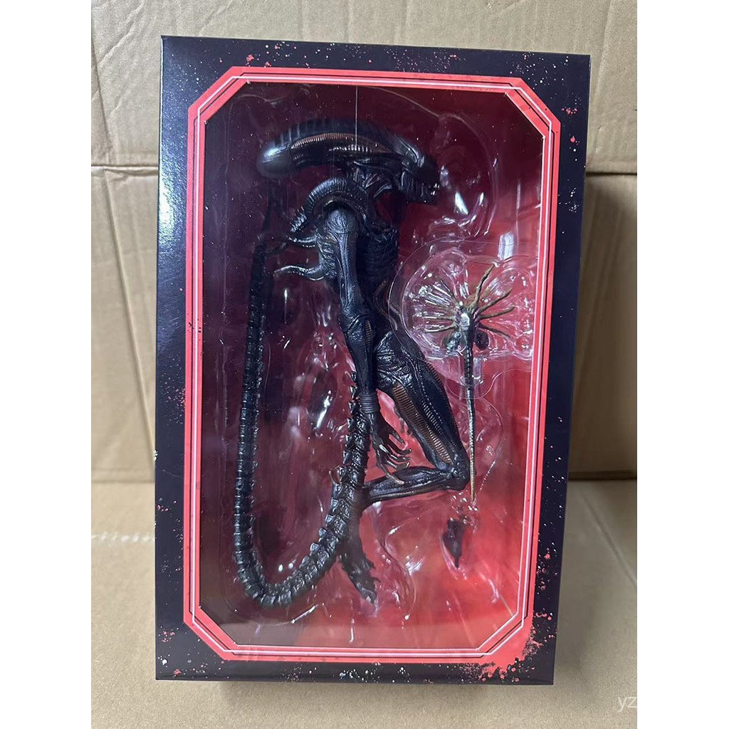 Alien: Figura de Ação Romulus Xenomorph Queimado [Versão Definitiva]