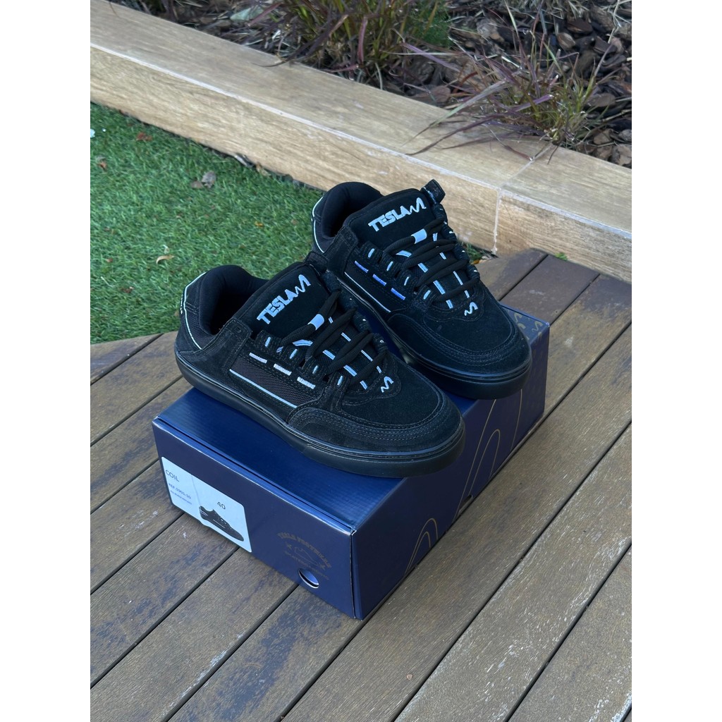 TÊNIS TESLA COIL - ALL BLACK REFLECT