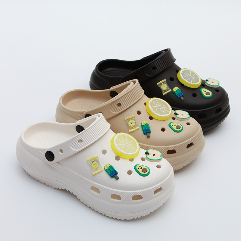 Buraco sapatos femininos 2026 verão novo estilo respirável antiderrapante sandálias chinelos ao ar livre sapatos de prai