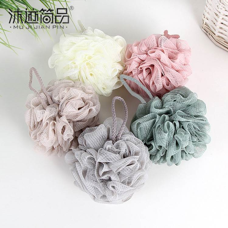 Fabricante cor lisa 50g tamanho grande flor de banho japão coreia do sul novo estilo bola de banho esfregando para trás 