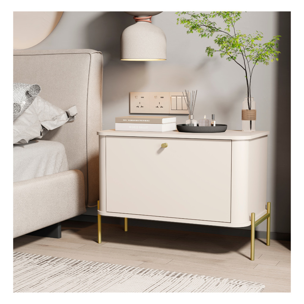 Mesa de Cabeceira Tucupí Off White Dourado Design Moderno JB Bechara - Puxador de Metal
