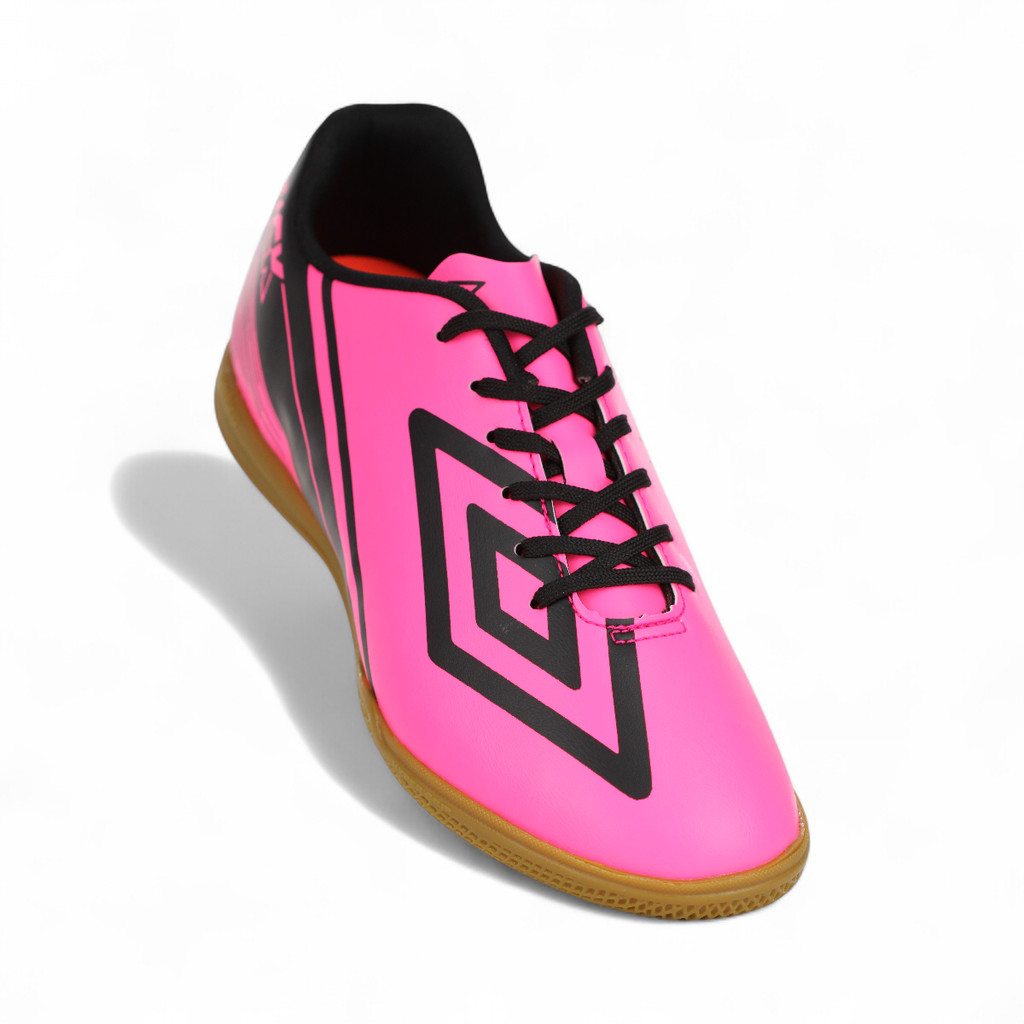 Chuteira Umbro Futsal Kick Rosa Fluor e Preto - Masculino