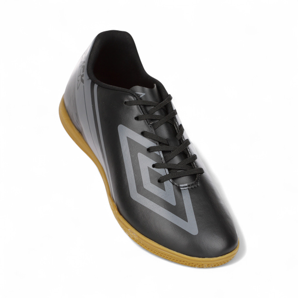 Chuteira Umbro Futsal Kick Preto e Grafite - Masculino