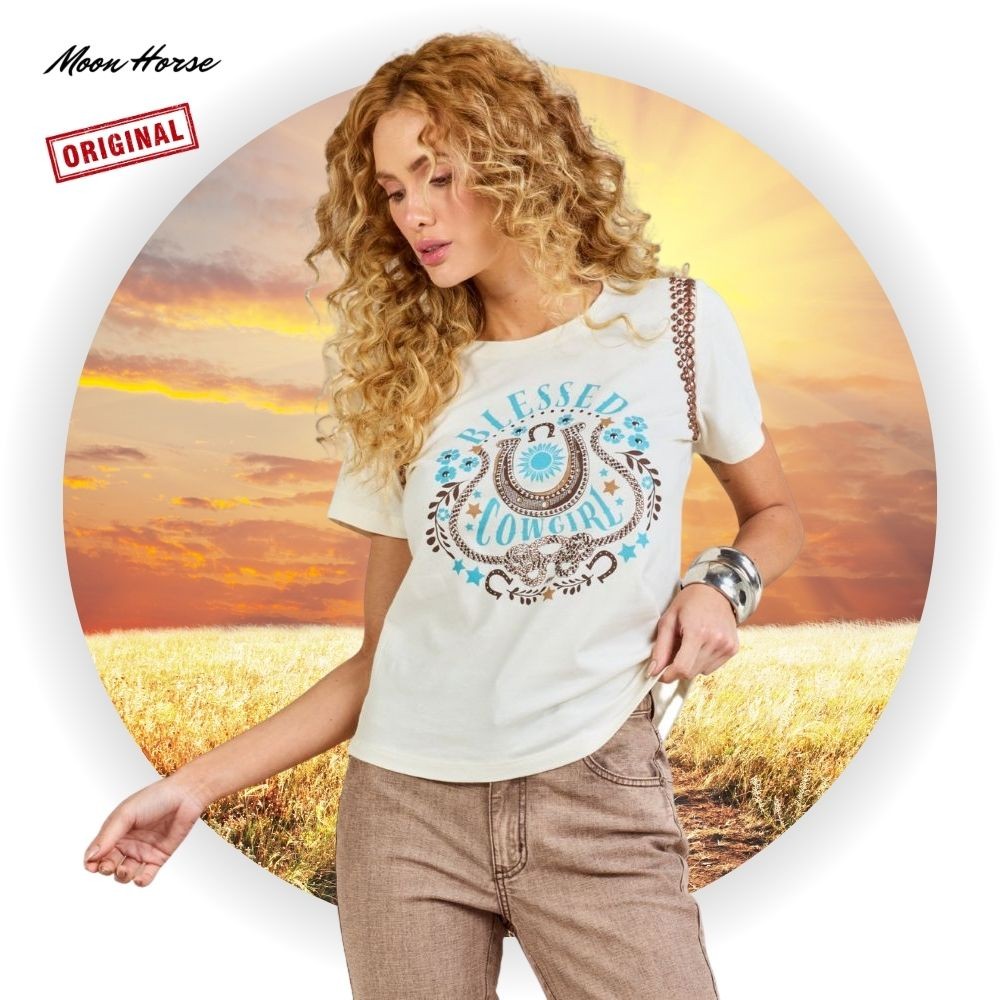 Camiseta Branca Off White Estampada Moon Horse Com Pedraria De Usar Com Jeans Dia Dia
