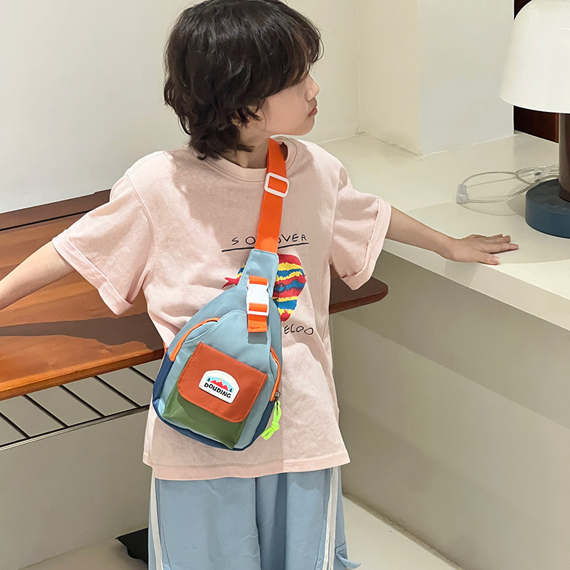 Moda legal moda crianças sacos 2025 novo estilo moda menino bebê saco de peito menino Outing leve saco do mensageiro