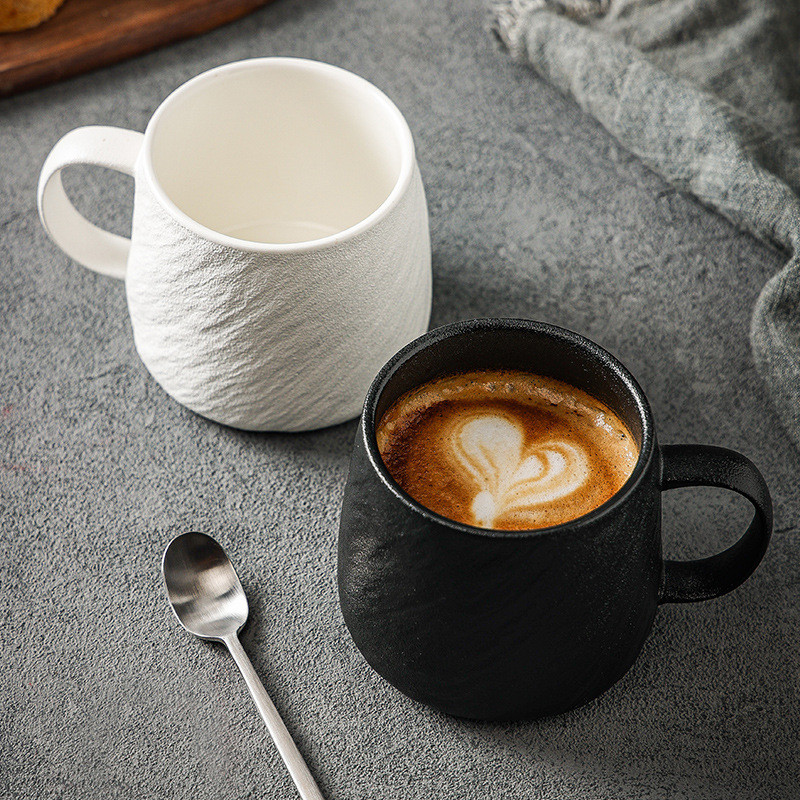 Xícara de café, caneca, copo de água, alto valor, luxo discreto, xícara para casal, bebida láctea, uso doméstico, chá da