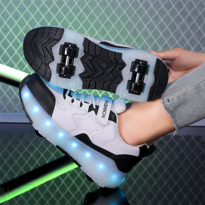 Patins De Quatro Rodas Com Salto Novo Estilo , Sapatos Para Meninos E Meninas Infantis Iluminados Vários Modos De Ilumin