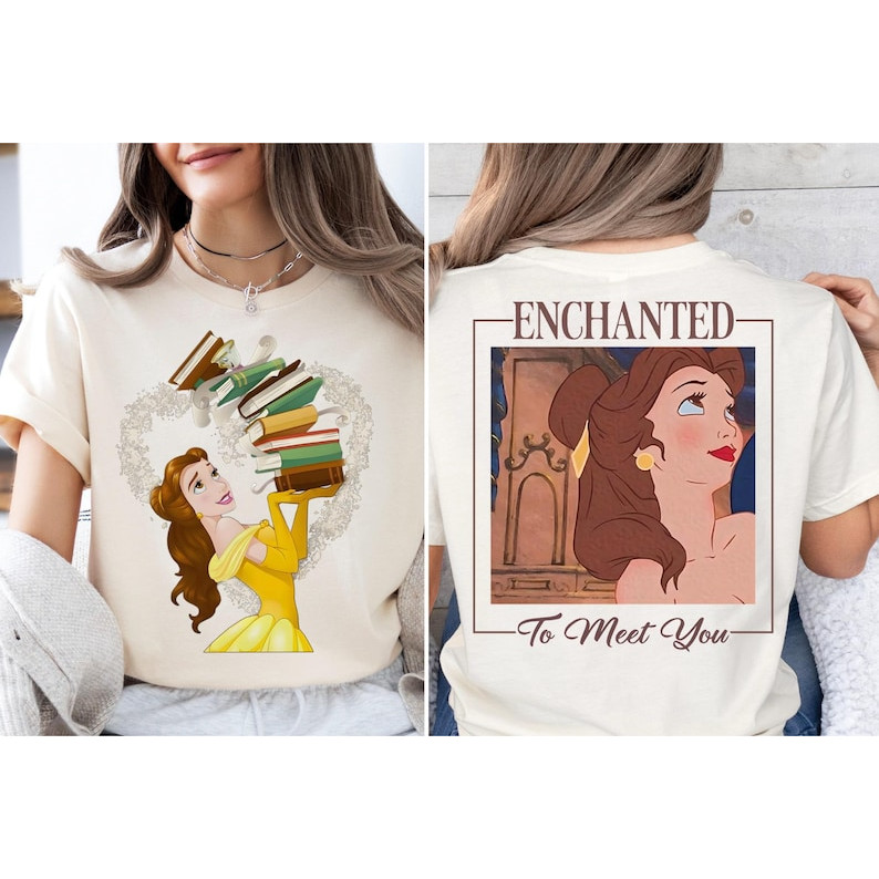 Camiseta Branca Unisex Design com Personagem da Bela e a Fera e Livros Texto "ENCHANTED" e "The Beast Within" Alta Quali