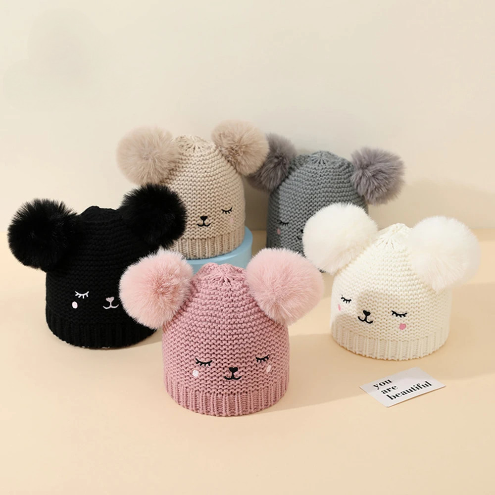 Gorro de inverno para bebê, gorro de lã tricotada espessa, com dois pom-poms e padrão de urso, adequado para crianças de