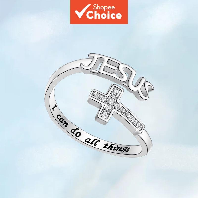 Cruz cravejada de diamantes com a inscrição Tudo posso naquele que me fortalece no anel-cruz de Jesus, joia cristã